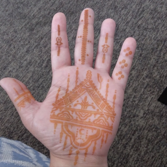 Meet your Posher, Sophy - Picture 1 of 1